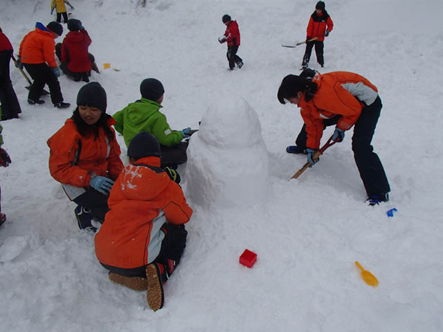 雪遊び