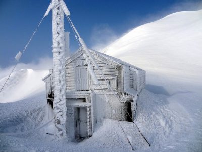 第10回【越南タイムズ賞】厳冬の駒の小屋