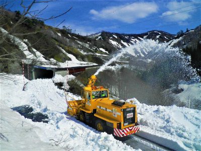 第14回【土木の魅力発見賞】峠の春が見えてきた