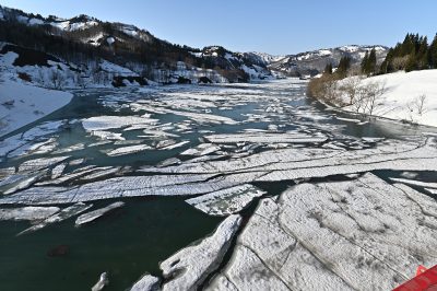 雪流れ20230330