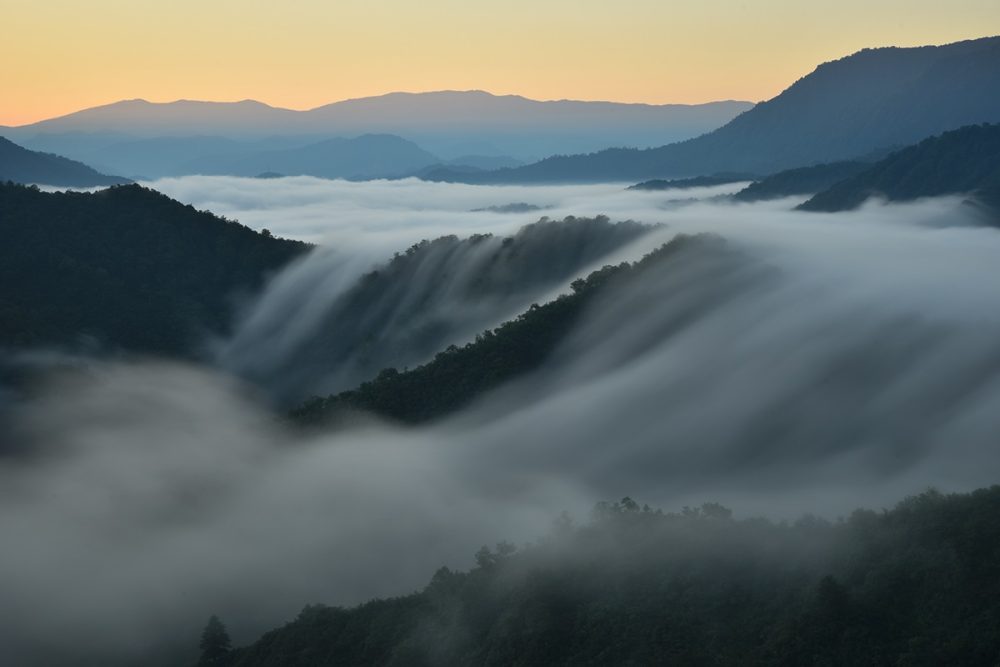 枝折峠（しおりとうげ）の滝雲