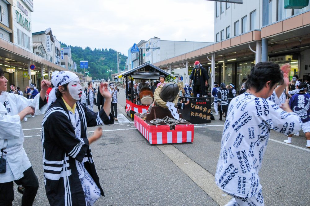 しねり弁天