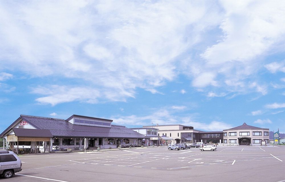 魚沼市地域振興センター　深雪の里全景